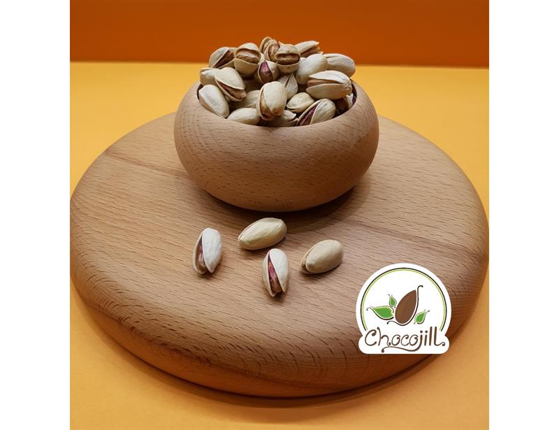 پسته احمدآقایی خام